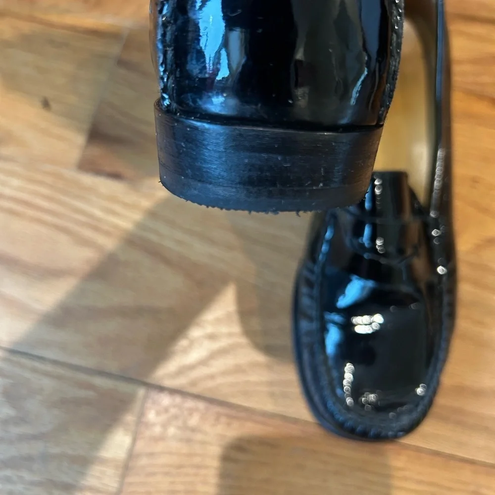 Cole Hasn’t Stylish Black Patented Leather Loafers 👞